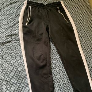 Jogger with zip on each sides fits 34-36
